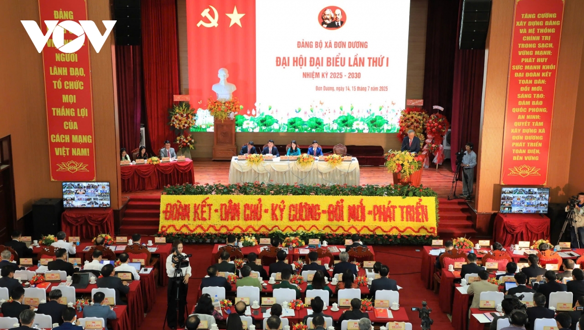 Phó Thủ tướng Nguyễn Hòa Bình dự Đại hội Đảng bộ xã điểm tại Lâm Đồng